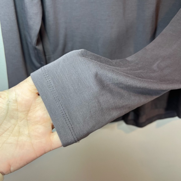 Athleta Women's Essence Twist Back Long Sleeve Shirt Top Gray Athletic Sz Medium - Picture 5 of 11